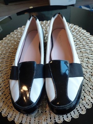 Taryn Rose Taurus Flat Shoes Womens 10M Black/white Patent Leather SlipOn Sports