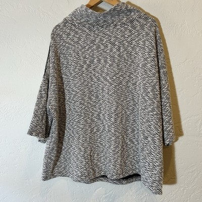 Chico s Zenergy Size 3 Chevron Knit Top Metallic Stud Stripe Sleeve XL 16