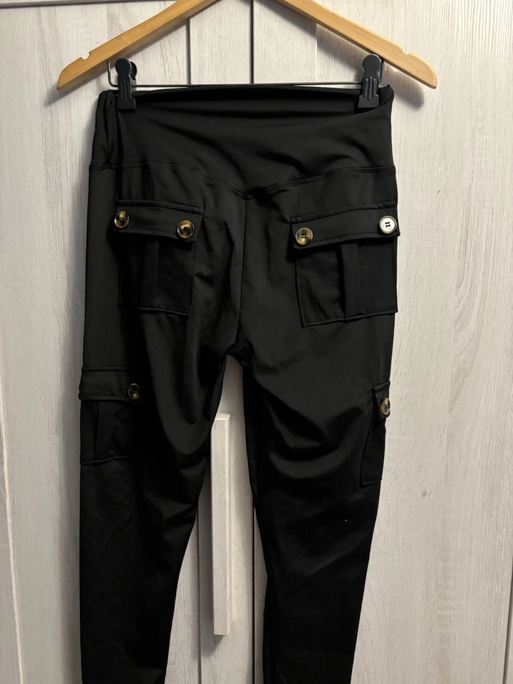 Women’s Black Cargo Leggings Stretch Pockets Button Detail Yoga Size L - Image 4 of 4