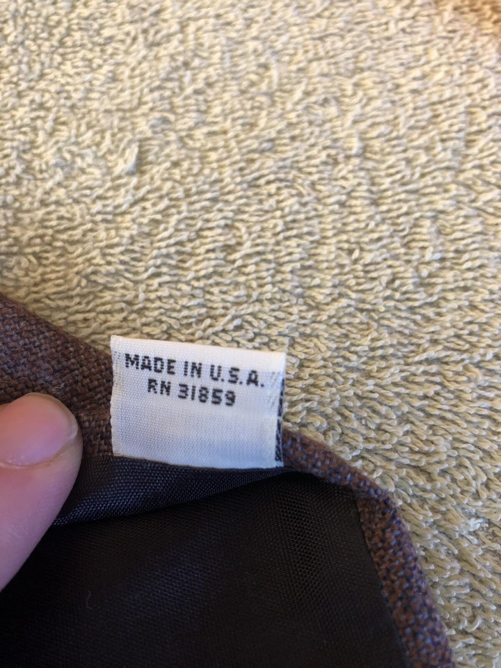 Corbata de lana de cordero tejida gris/roja escocesa Cambridge Classics de Mervyn’s Foto 4 de 4