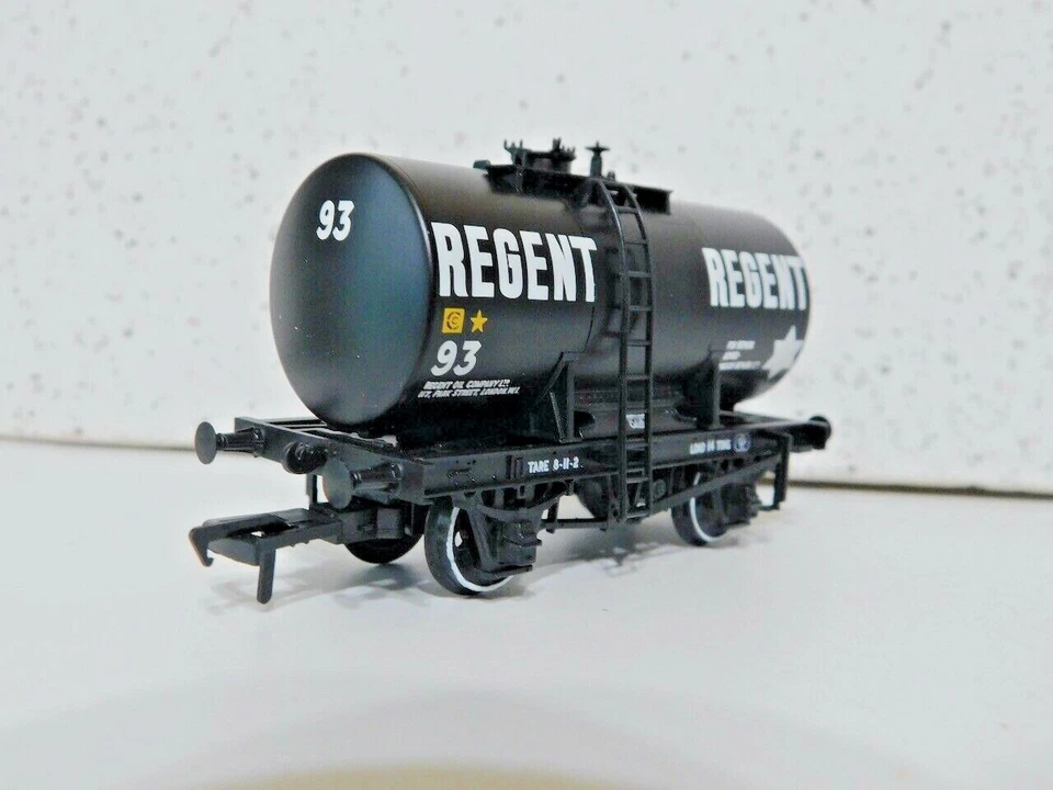Bachmann Branch Line 38-780 14T Anchor Mounted Tank Wagon Regent Oil NIB - Image 2 of 4