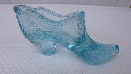 Vintage Fenton Art Glass Light Blue Pearls and Bow Pattern Slipper Shoe - Picture 2 of 10