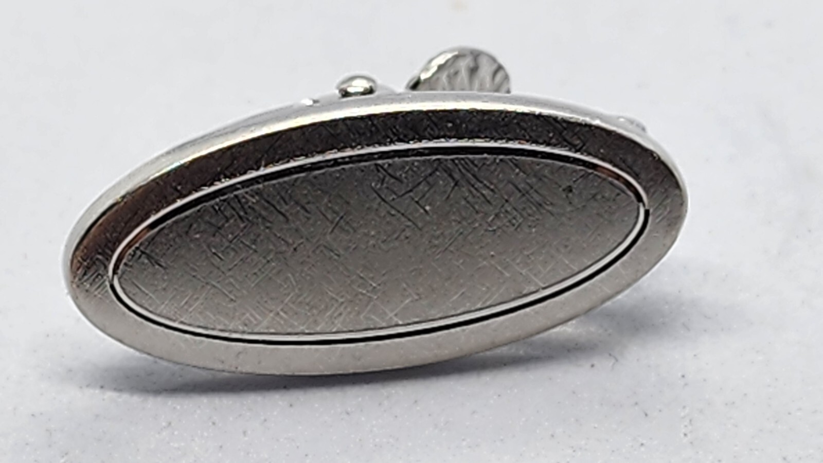 VINTAGE TIE BAR CLIP CLASP STAY Silver Tone Oval Hatch Marks Diminutive