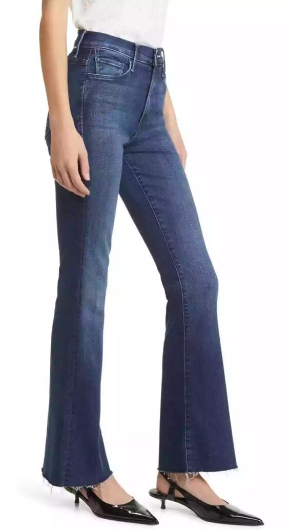 お値下け！美品Mother THE WEEKENDER FRAY 27 Mother - The Weekender Fray Jean in Lead Grey | Mitchell Stores