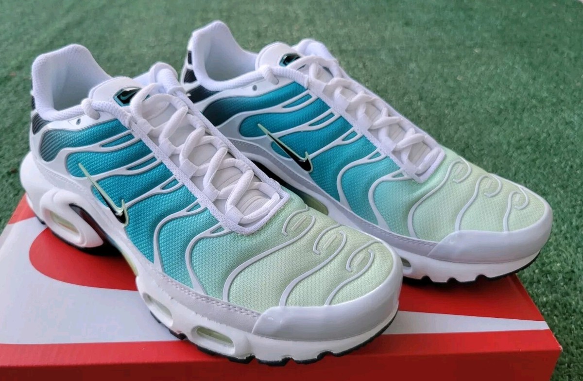Nike WMNS Air Max Plus TN Tuned Air Dusty Cactus Barely Volt Nike WMNS Air Max Plus TN Tuned Air Dusty Cactus Barely Volt