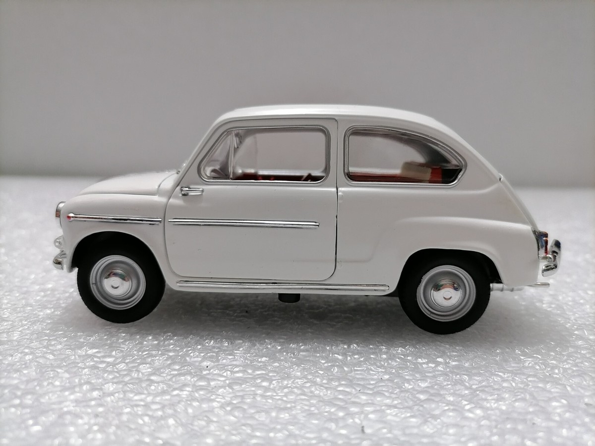 FIAT 600 D 1960 - Vintage diecast 1:24 Scale model , Mint | eBay