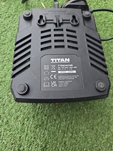Titan TXP Battery Charger, TTB804CHR, 18V, VGC - Picture 3 of 5