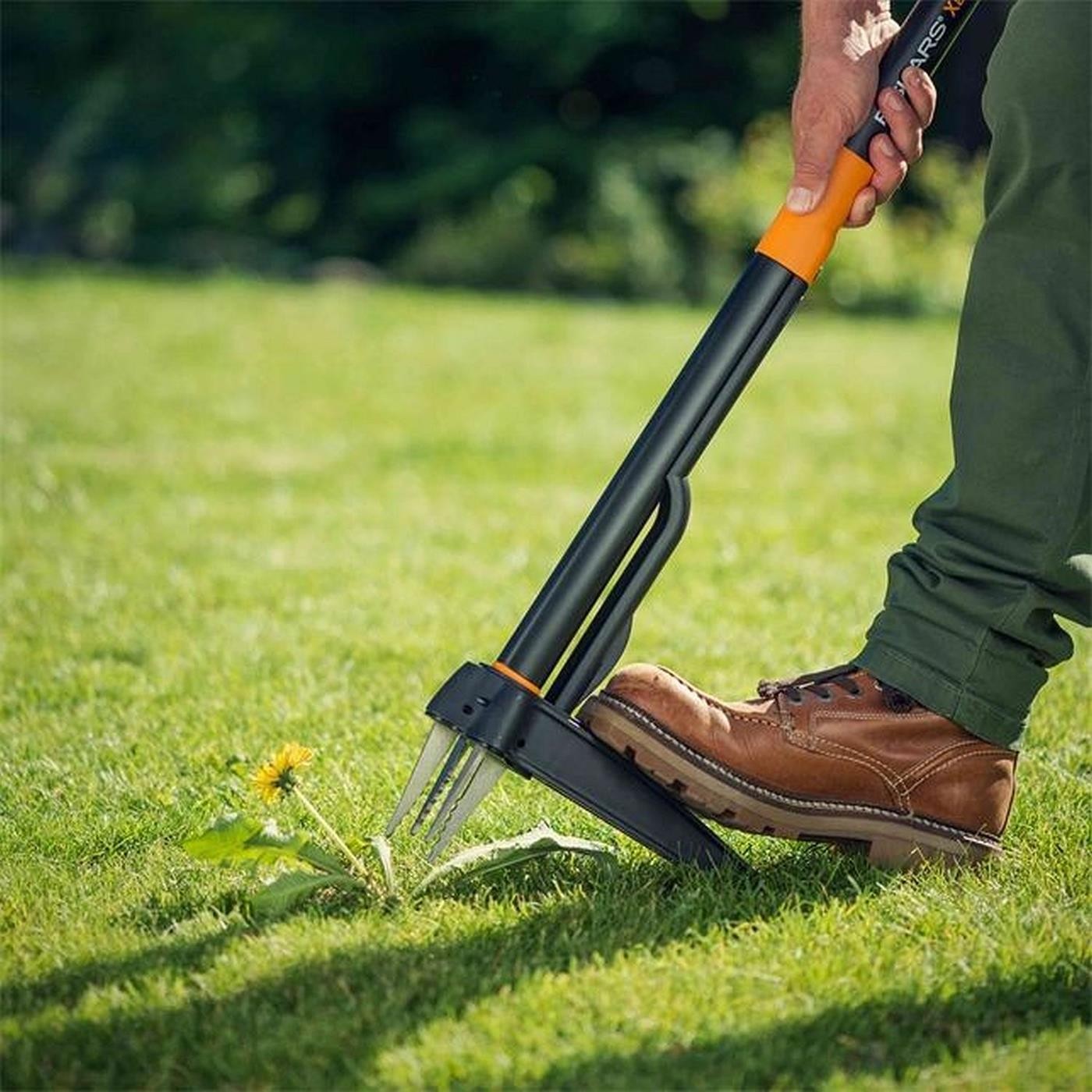 Fiskars Unkrautstecher Xact 1020126 Unkrautentferner rückenschonend