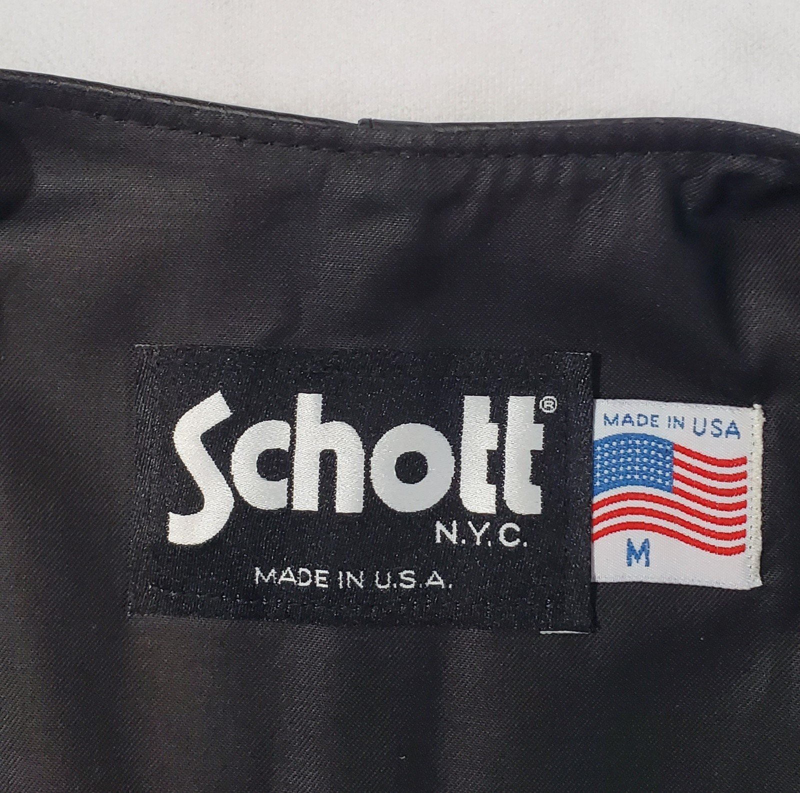 NWOT SCHOTT N.Y.C  404V Black Leather Vest  Men's Size Medium USA Made