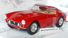 FERRARI 250GT ROUGE  BURAGO REF 26025RD ECHELLE AU 1/24 voiture miniature