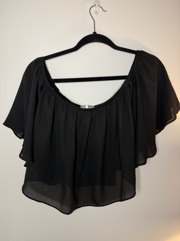 Astr Black Textured off the shoulder Top Medium