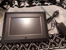 Sungale CD705 7" Digital Picture Frame