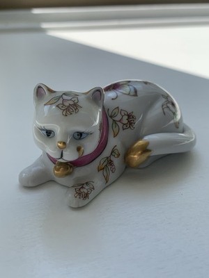 Vintage Franklin Mint 1986 Curio Cabinet Satsuma Cat Figurine Butterfly Floral