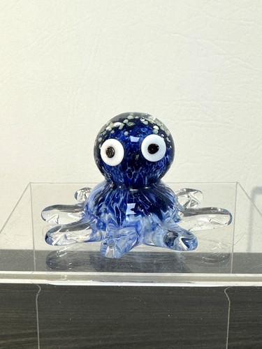 Pisapapeles Dynasty Gallery Blue Glow in the Dark Glass Pulpo, vidrio soplado a mano - Imagen 2 de 13