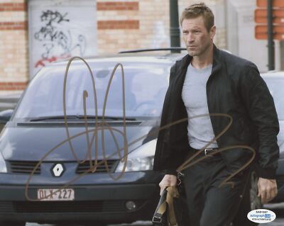 AARON ECKHART SIGNED ERASED 8X10 PHOTO ACOA