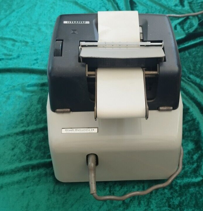 Vintage Mechanical calculator Olivetti Divisumma 24 Vintage Mechanical calculator Olivetti Divisumma 24