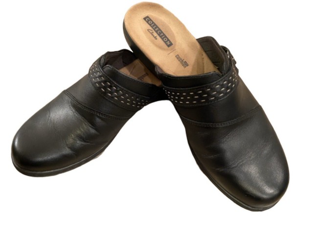 clarks clogs wide width