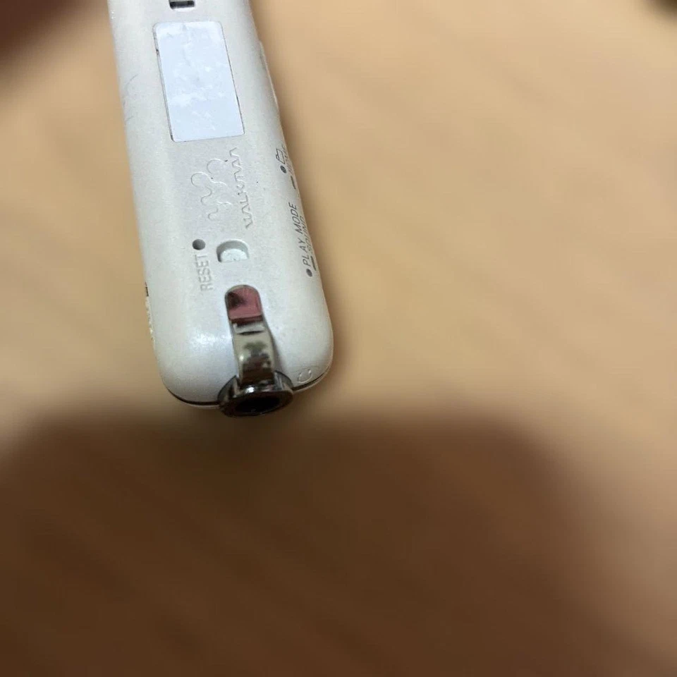 Sony NW-E025F Walkman Portable Music Player 2GB MP3 Green Tested Used JAPAN - Image 3 of 4