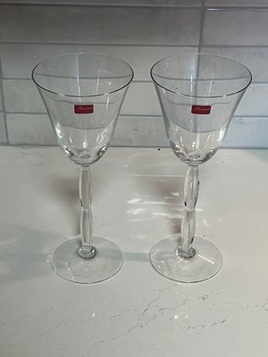 2x Baccarat crystal wine glasses, new in box, never been used