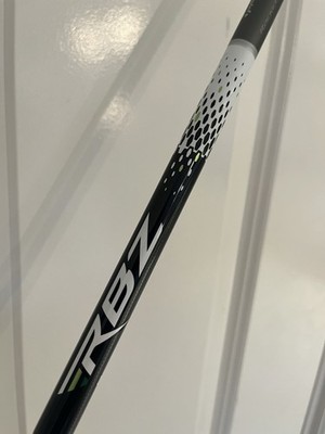 TaylorMade RBZ Driver Schaft Reg 55G sehr guter Zustand mit neuem Lamkin Griff