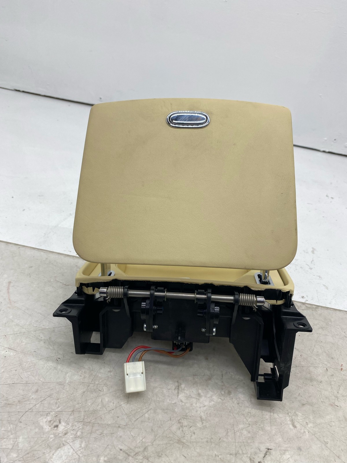 2010-2020 BENTLEY MULSANNE OEM FRONT CENTER CONSOLE STORAGE TRAY 3Y0857143