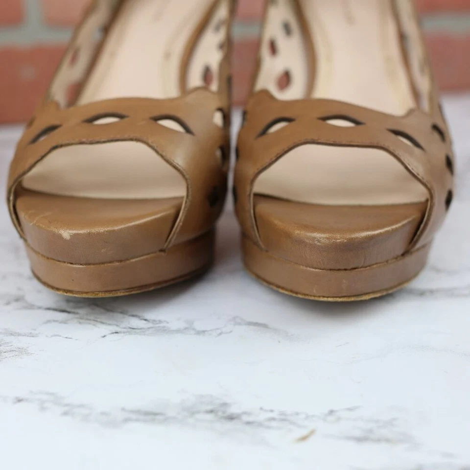 Zapatos de salón Elie Tahari de cuero marrón tostado punta abierta plataforma recortada 41 Foto 4 de 4