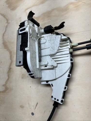 2017-2024 Chrysler Pacifica Front Right Door Lock Latch Actuator 04589916AG OEM - Picture 4 of 5
