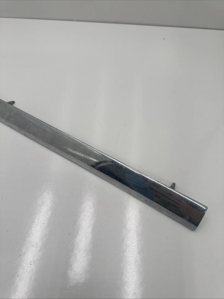 1983 - 1987 Chrysler Fifth Avenue Diplomat Grill Trim Right 4103624 B222-19 Foto 3 de 4