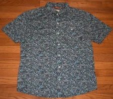 Simms Shirt Short Sleeve Button Front Fish Pattern - Men's Size M Medium