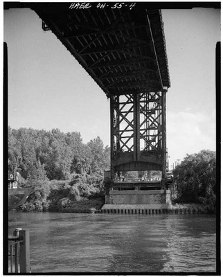 4. VIEW OF NORTH ABUTMENT AND LIFT-TOWER WITH BRIDGE IN UP POSITION - Columbus