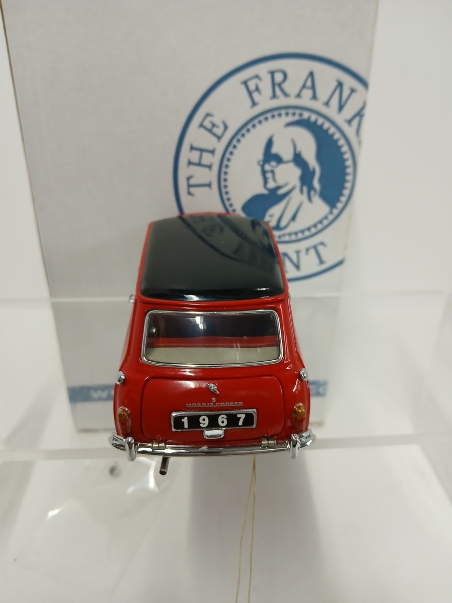 1967 Morris Mini Cooper S diecast by Franklin Mint 1/24 scale Read