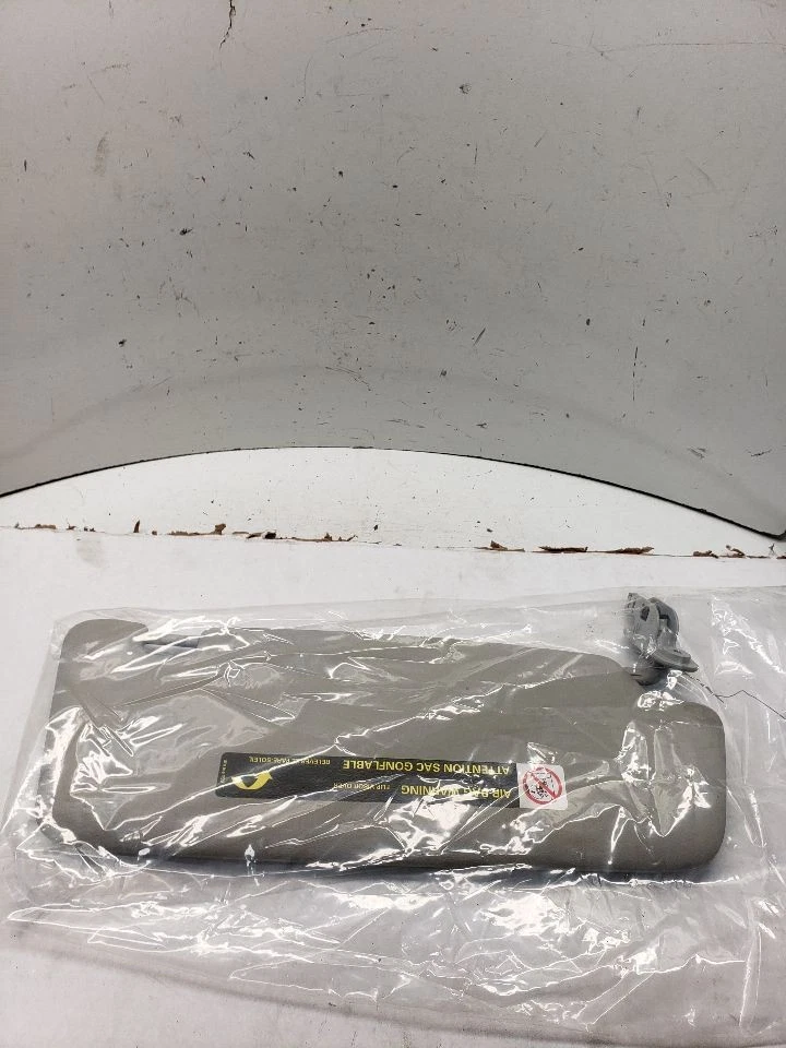 Солнцезащитный козырек для водителя седана без подсветки подходит для 02–08 AUDI A4 1396024 - Изображение 3 из 4