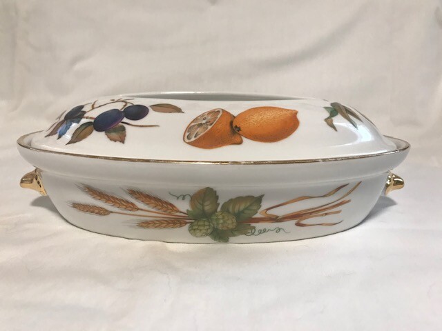 Royal Worcester Porcelain Casserole dish W/Lid Ovenware 