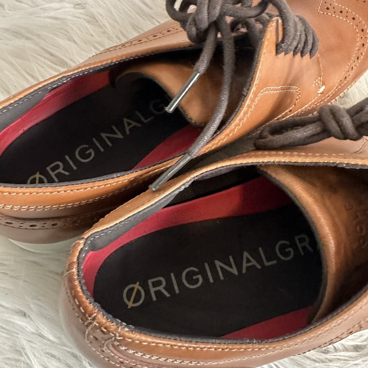 Cole Haan Men display picture 2
