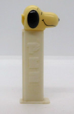 Peanuts Snoopy PEZ Candy Dispenser With Feet 1990 Made In Slovenia