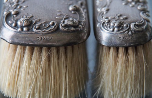 GORHAM Antique Art Nouveau Repousse Sterling Silver Set Of Two Clothes Brushes - Picture 5 of 7