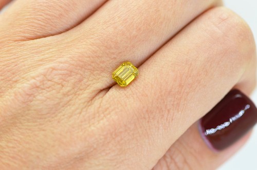 Diamante suelto en forma de esmeralda elegante color amarillo 1,03 quilates certificado VS2 mejorado - Imagen 2 de 8