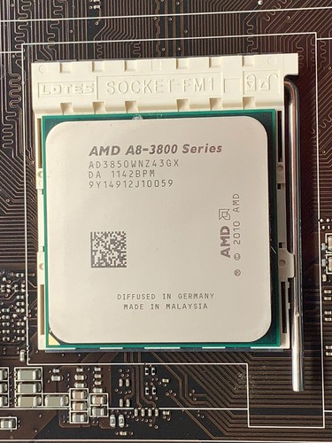 MSI A75MA-G55 Motherboard Socket FM1 A75 8GB DDR3 mATX AMD A8-3850 2.90GHz - Picture 5 of 7
