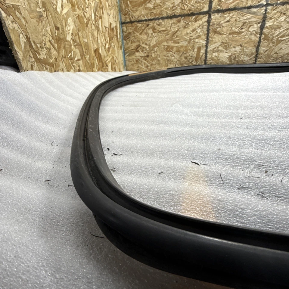 Vedação de vidro para-brisa BMW E30 51311913887 1983-1991 318i 325i 325e 325is 87 fabricante de equipamento original - Imagem 3 de 4