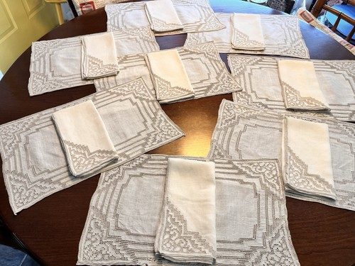 Beautiful Vintage Set of 8 Beige/Taupe Linen Placemats + 8 Napkins Cutwork - Picture 5 of 10