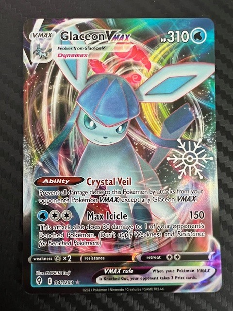 Pokémon TCG Glaceon VMAX Snowflake Stamp Evolving Skies 041/203 NM