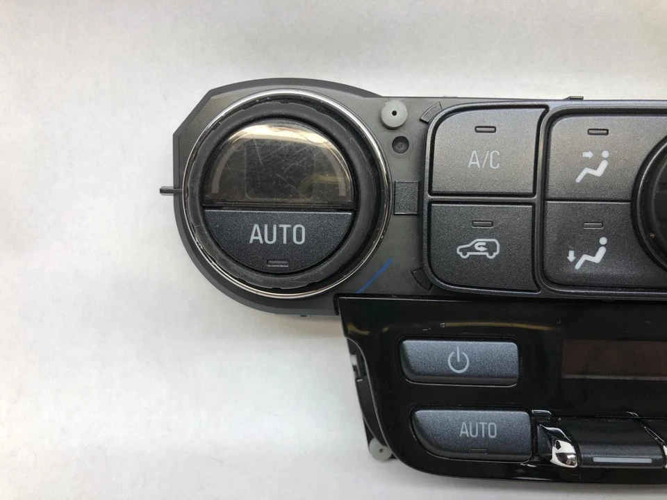 2017 - 20 GMC Yukon Tahoe Dual Zone Heater A/C Control Dash Mount OEM 84164477 - Image 2 of 4
