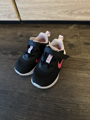 Laufschuh Revolution 6 - 23,5 - Schwarz Pink - NP45  - 2x Getragen - Neuwertig