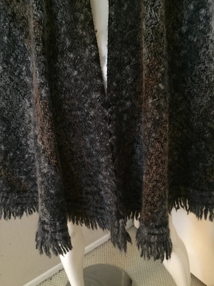 Oscar de la Renta Accessory Street VINTAGE! Wool Black/Gray Tied Neck Cape O/S - Image 4 of 4