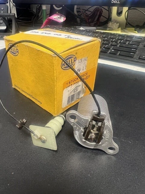 梅赛德斯-奔驰发动机油位传感器 - 1265420817 — 第 2/3 张图片