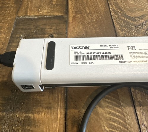 Brother DS-640 Compact Mobile Document Scanner White RDS640 - Photo 3/4