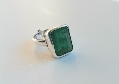 Emerald _white gold ring_Rectangular_6.75cts_certfied_1.5mm