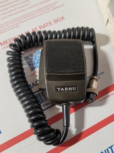 YAESU HAND MIC MH-1B8 FOR FT 1000 950 990 890 840 - Photo 2/5