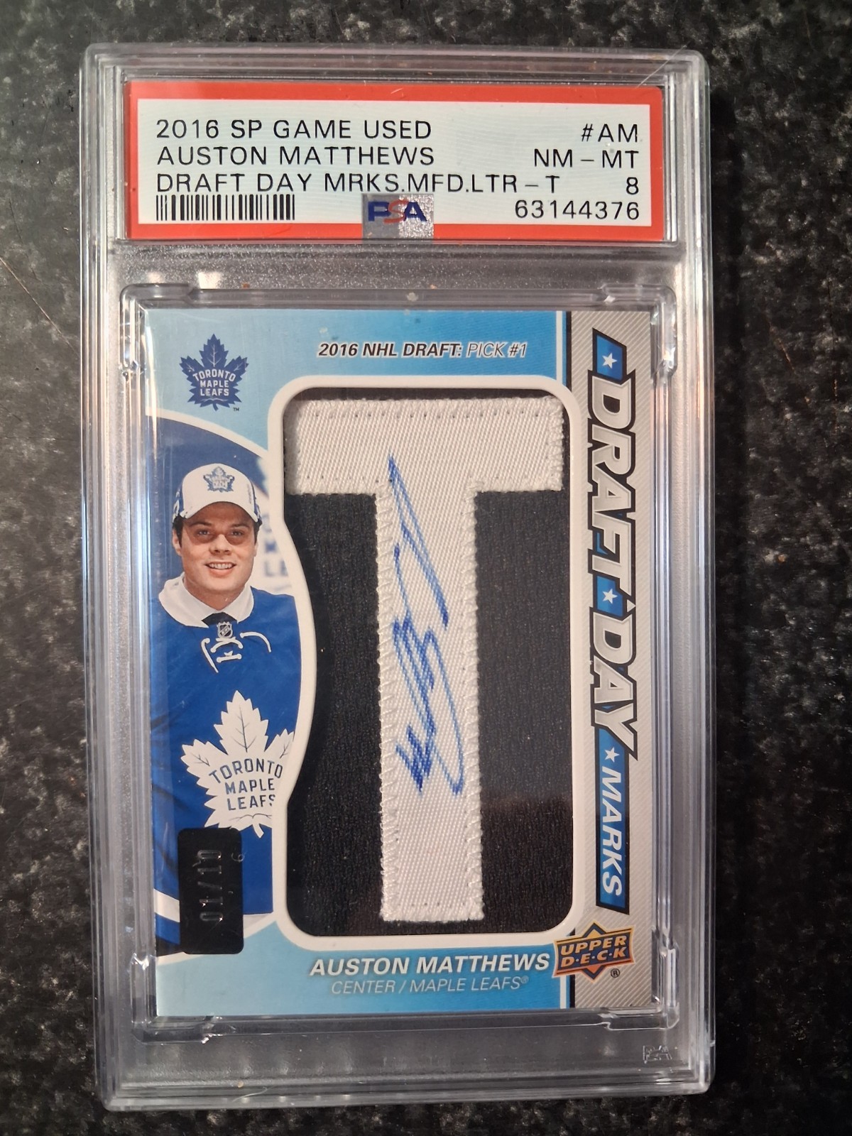 Upper Deck 2016-17 SP Game Used Auston Matthews Draft Day Marks Auto /10 PSA 8 view 2