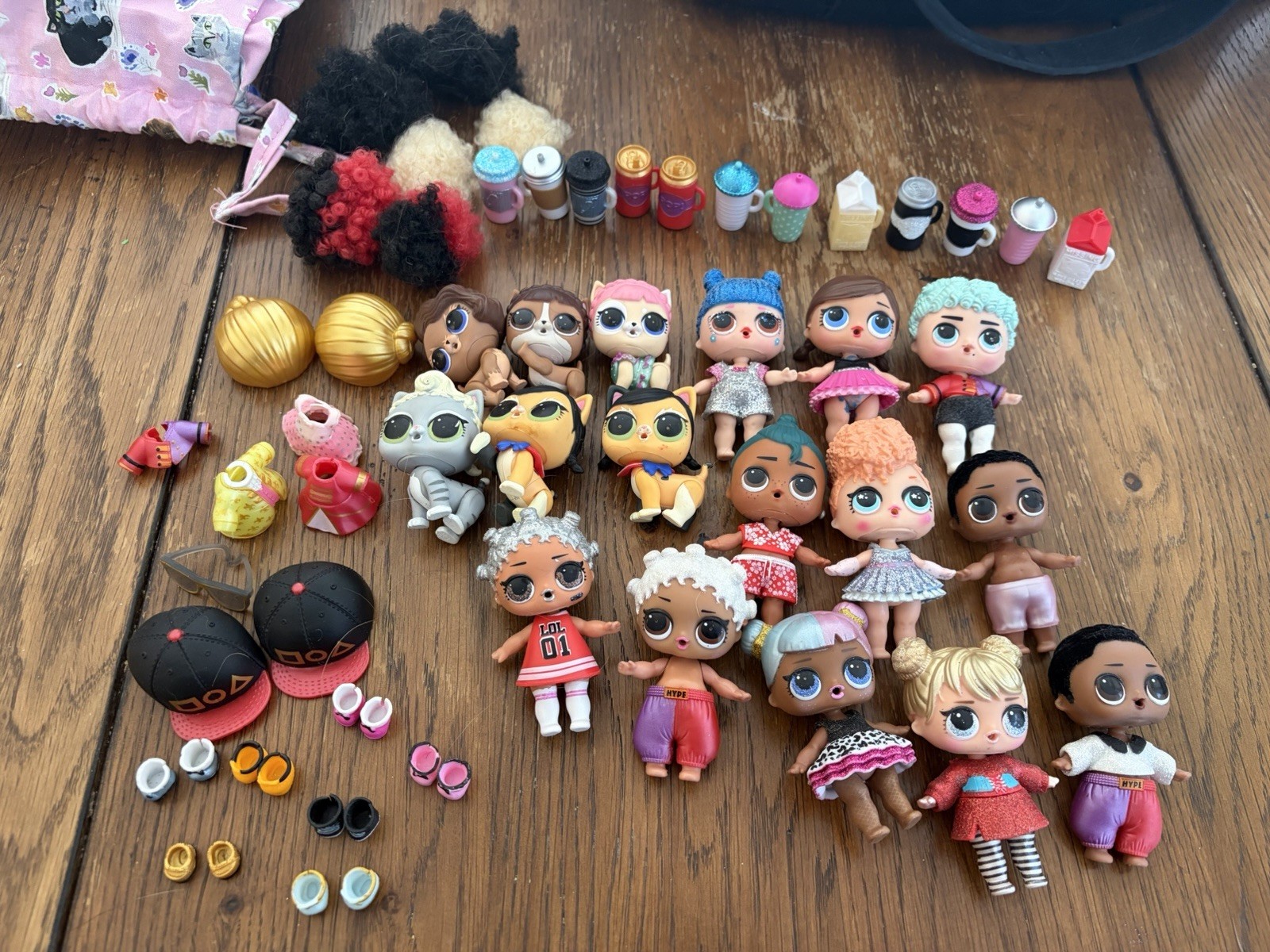L.O.L. Surprise! Doll: Random Set Of Dolls And Accessories